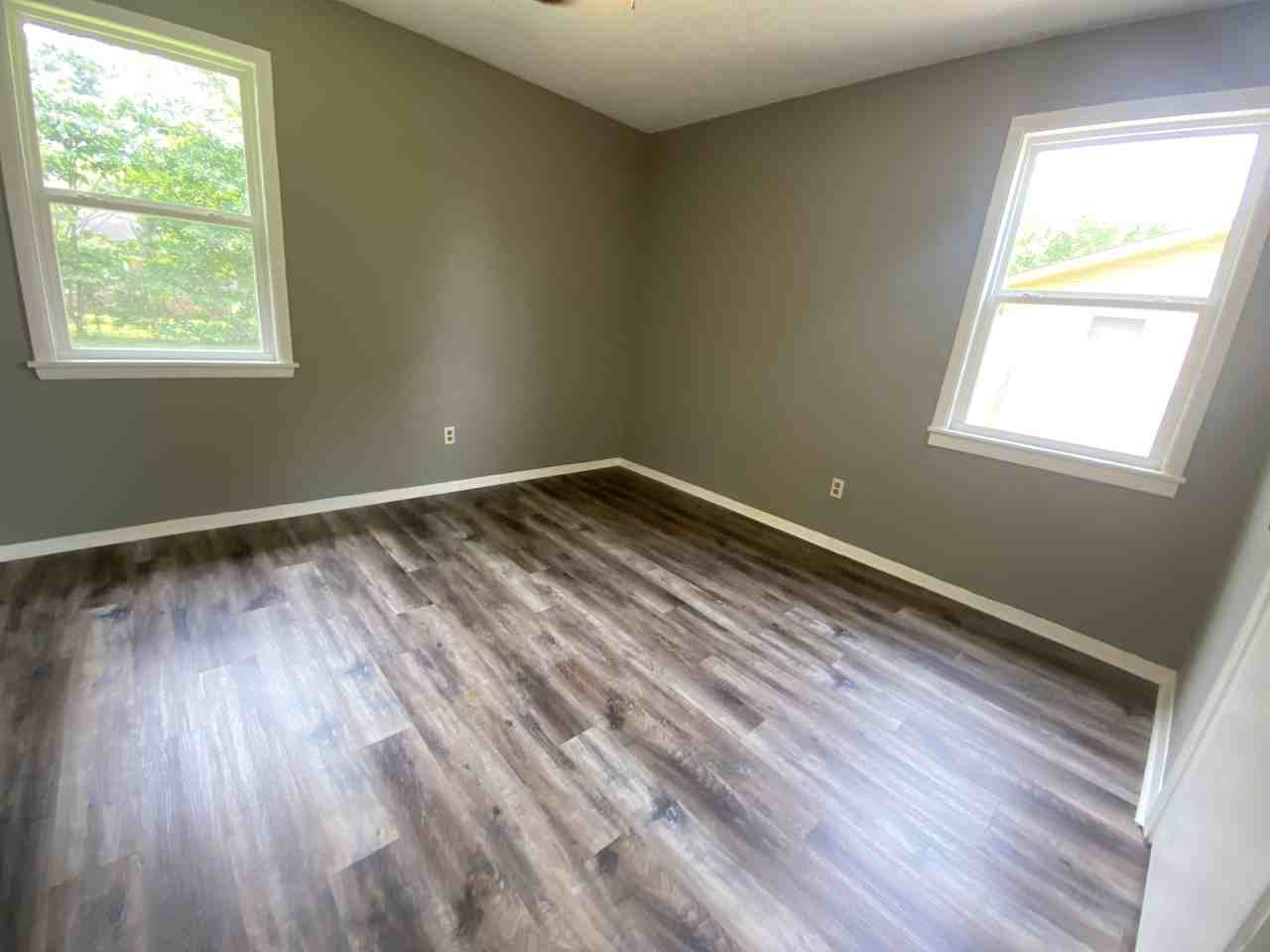 122 Young St #1 - Photo 6 of 8