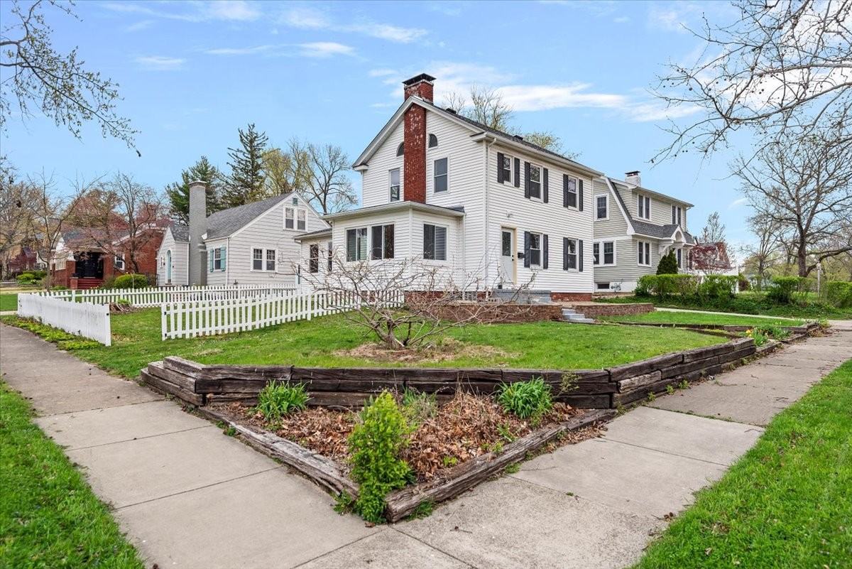 1980 West Forest Avenue #1 - Photo 3 of 38