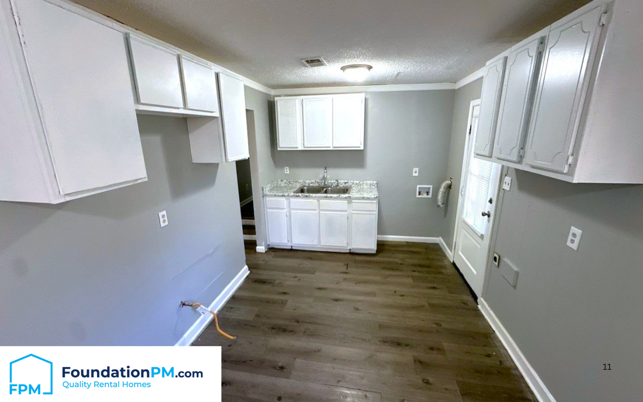 3181 Parham St #1 - Photo 3 of 17
