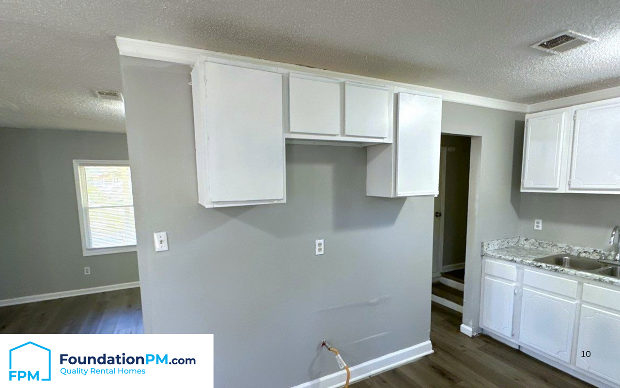 3181 Parham St #1 - Photo 6 of 17