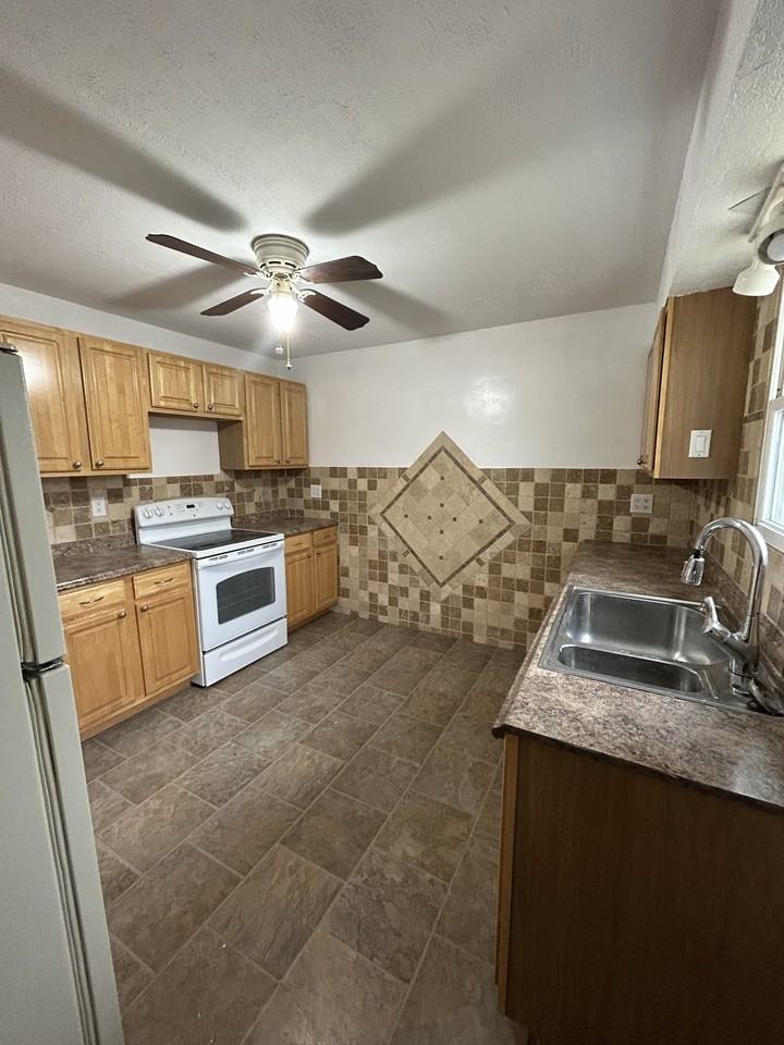 506 Maple Ridge #1 - Photo 3 of 13