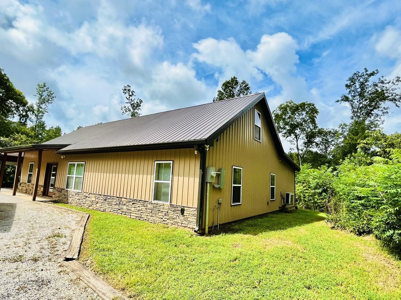 169 Henley Rd #1 - Photo 3 of 28