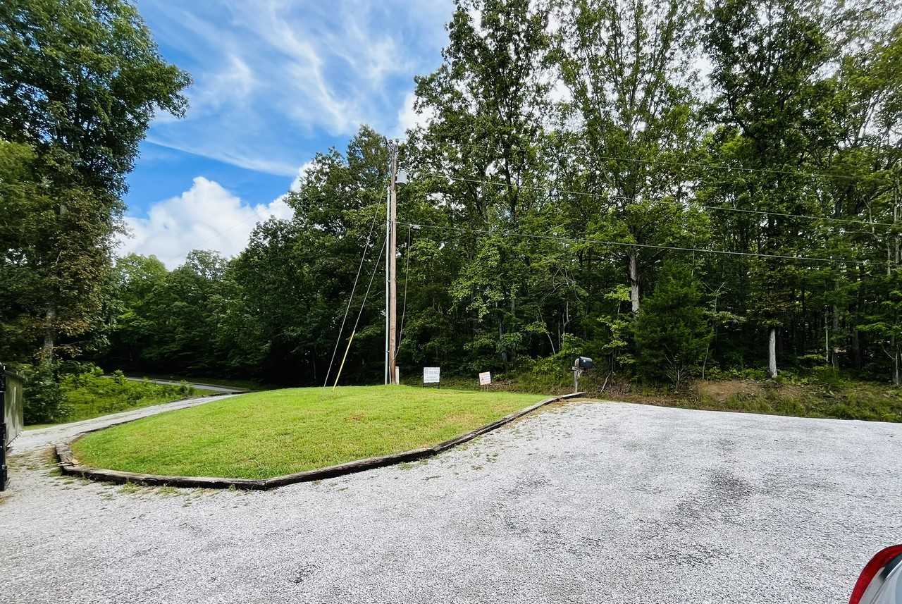 169 Henley Rd #1 - Photo 7 of 28