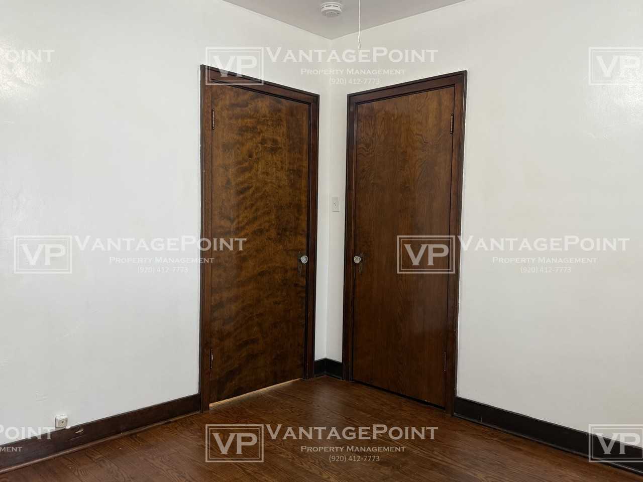 1060 Elmore St - Photo 7 of 19