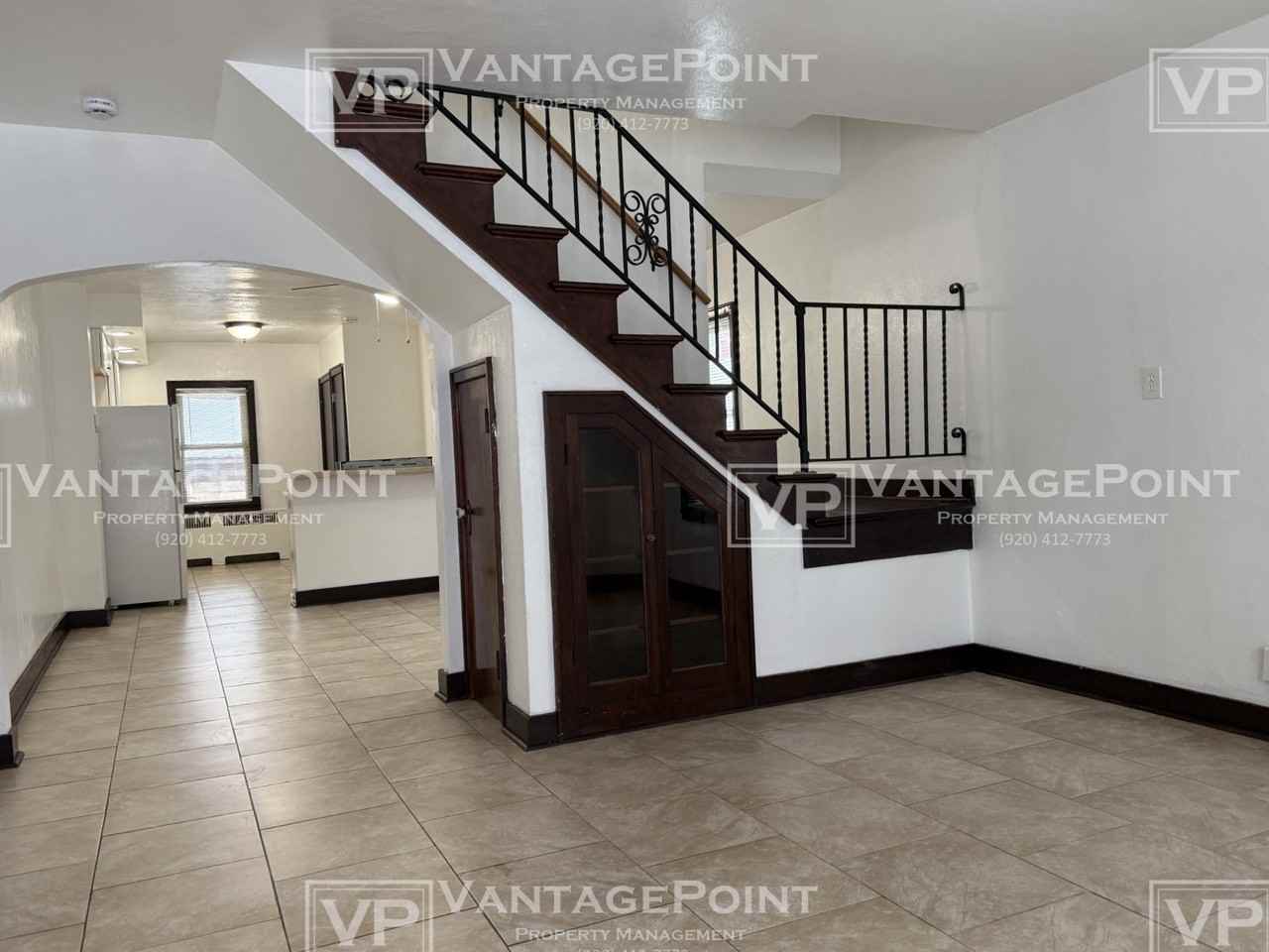 1060 Elmore St - Photo 5 of 19