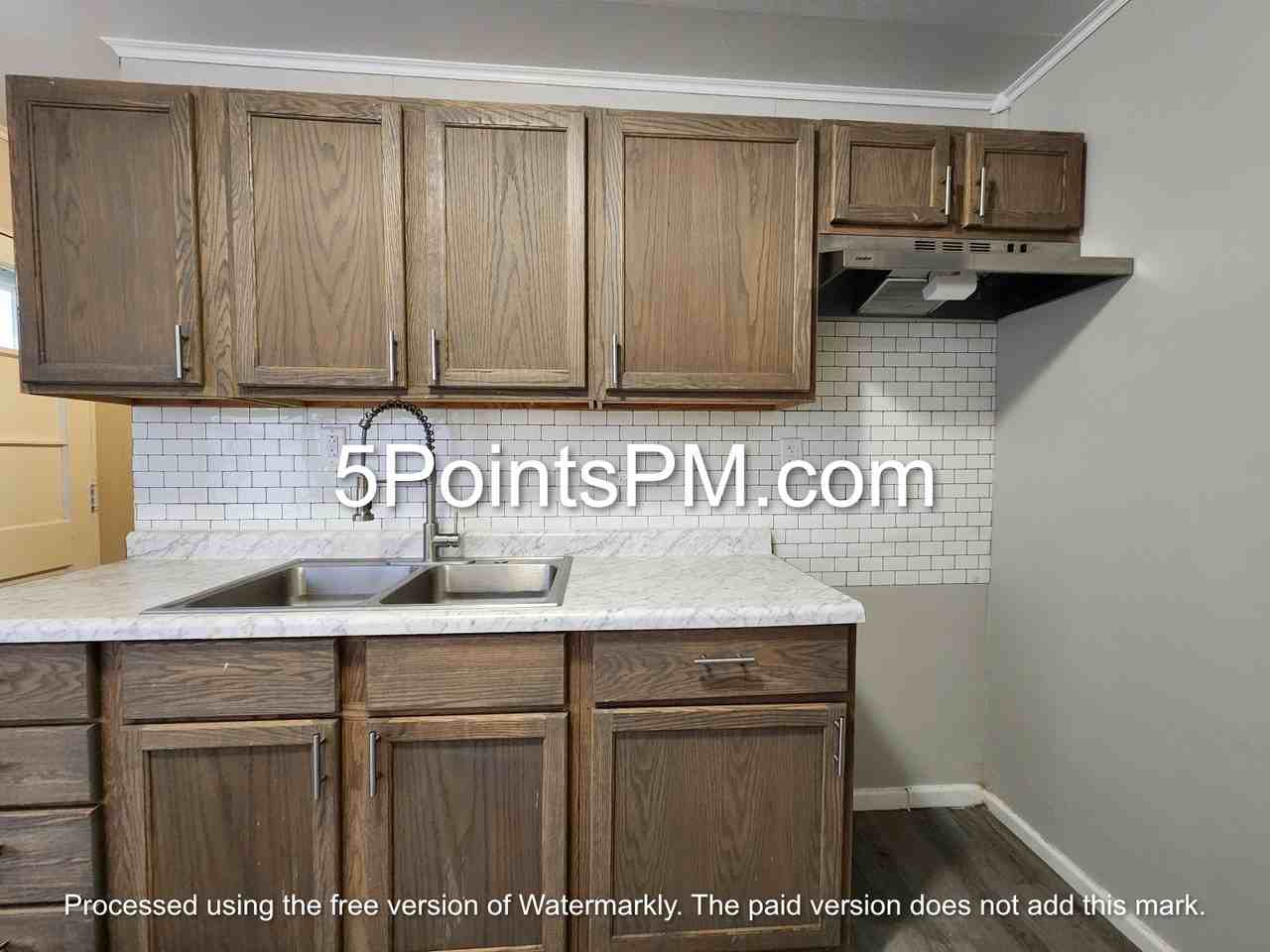 1032 Andrew Street #1 - Photo 4 of 28