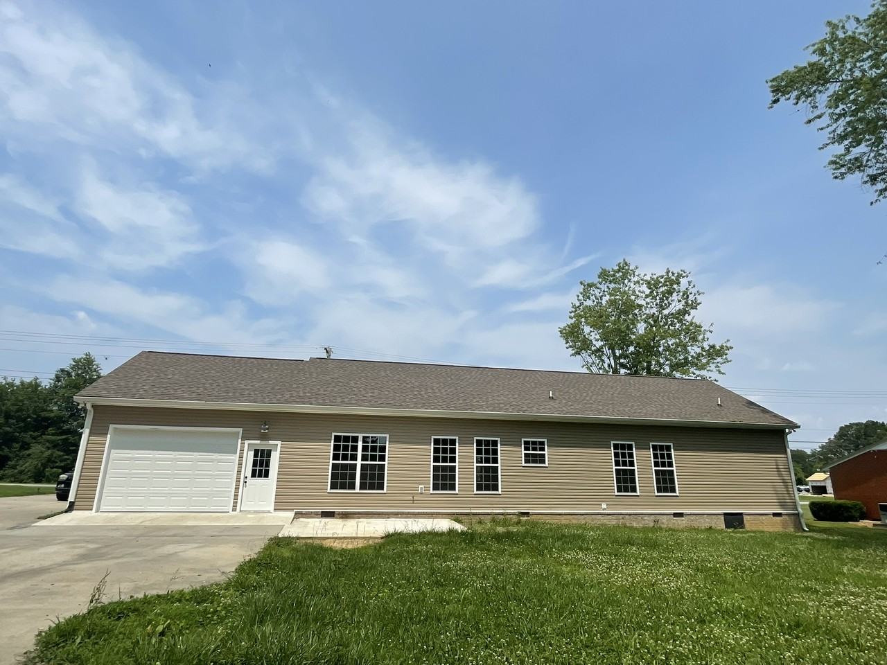 1406 Old Estill Springs Rd #1 - Photo 2 of 12