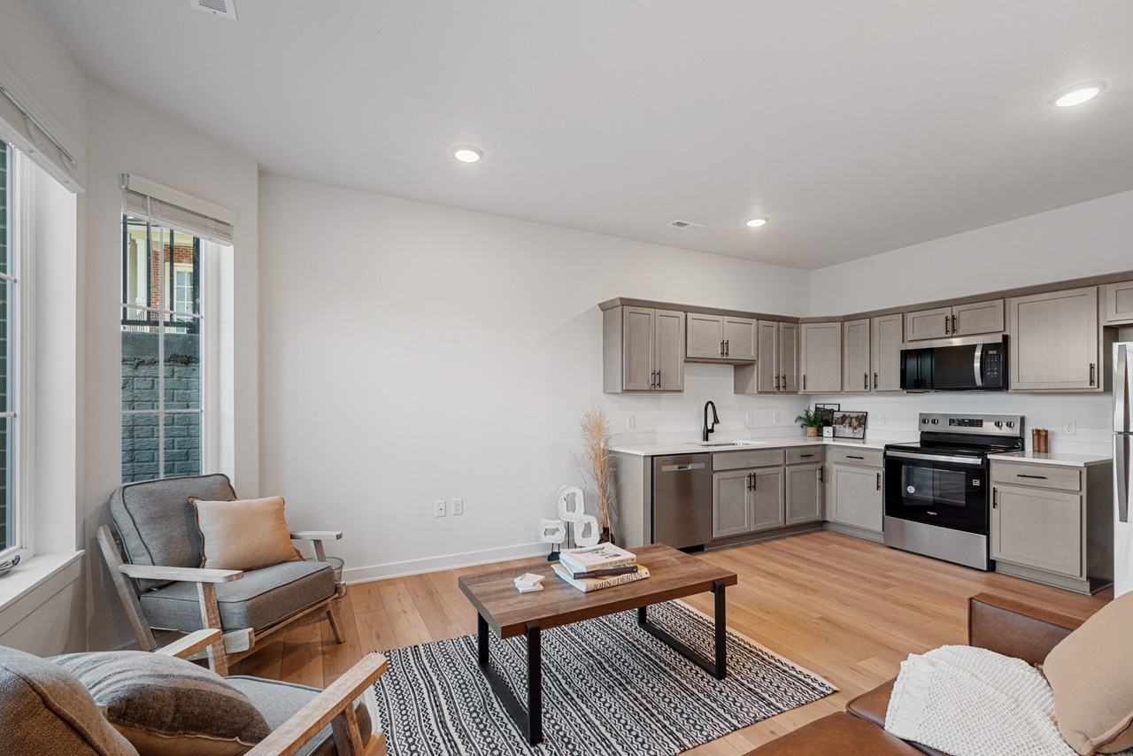 1216 Sw Des Moines St #1 - Photo 4 of 39