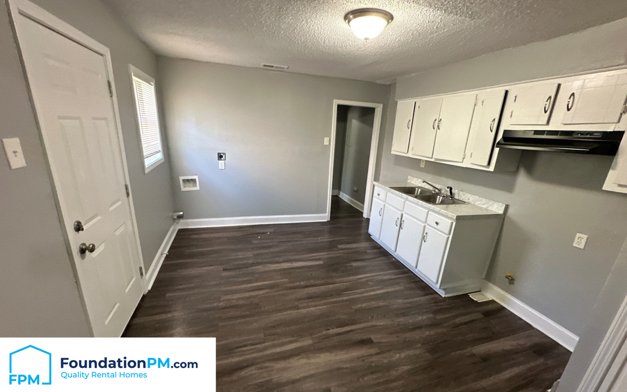 1609 Hugenot Street #1 - Photo 4 of 10