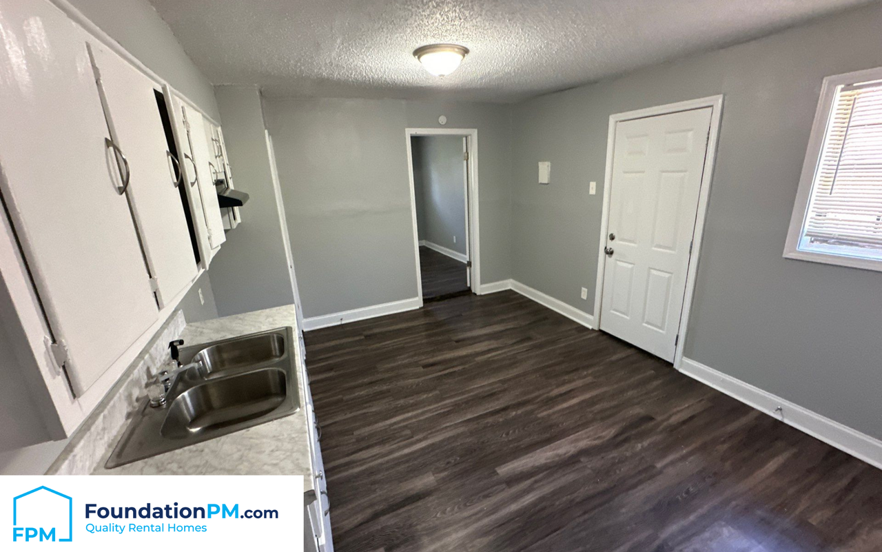 1609 Hugenot Street #1 - Photo 6 of 10