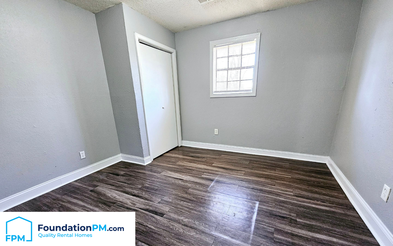 1609 Hugenot Street #1 - Photo 7 of 10