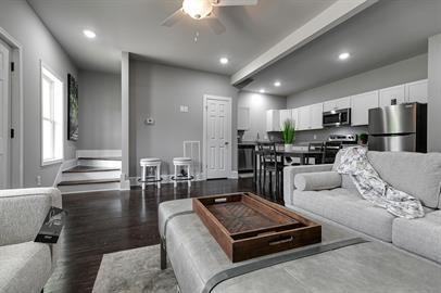 412 Caldwell Dr #1 - Photo 4 of 10