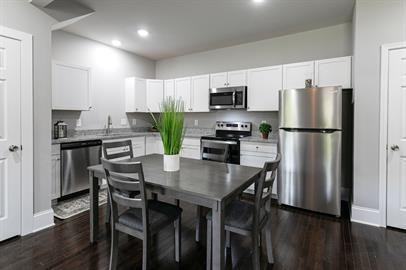 412 Caldwell Dr #1 - Photo 5 of 10