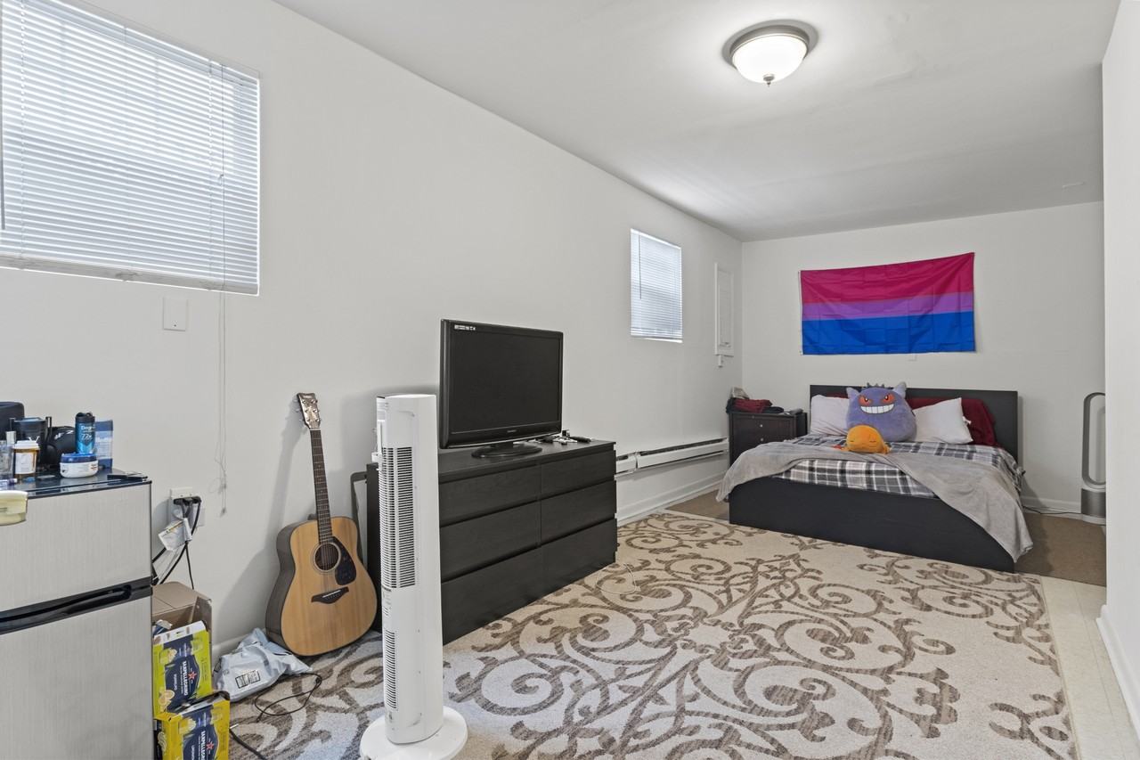 8809 38th Ave #1 - Photo 3 of 10