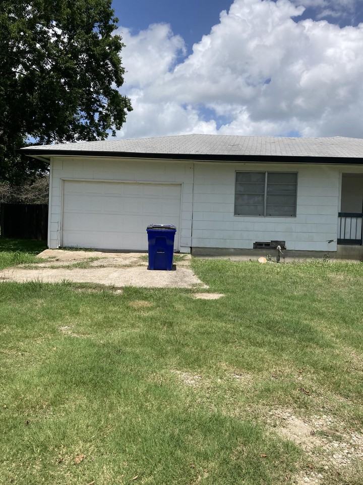 12341 State Highway 21 East #1 - Photo 3 of 14