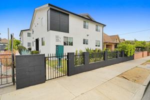 featured image of 2437 Malabar Street