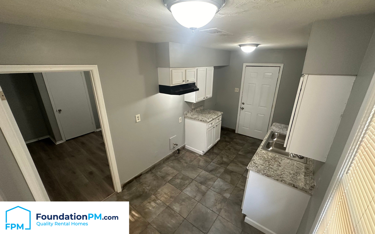 1776 S Goodlett St #1 - Photo 5 of 15