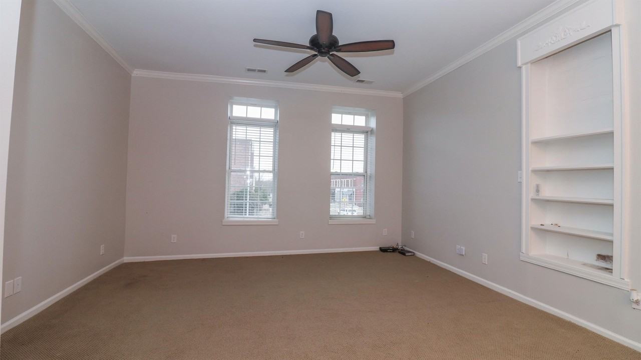 32 North Lafayette Avenue #1 - Photo 3 of 12