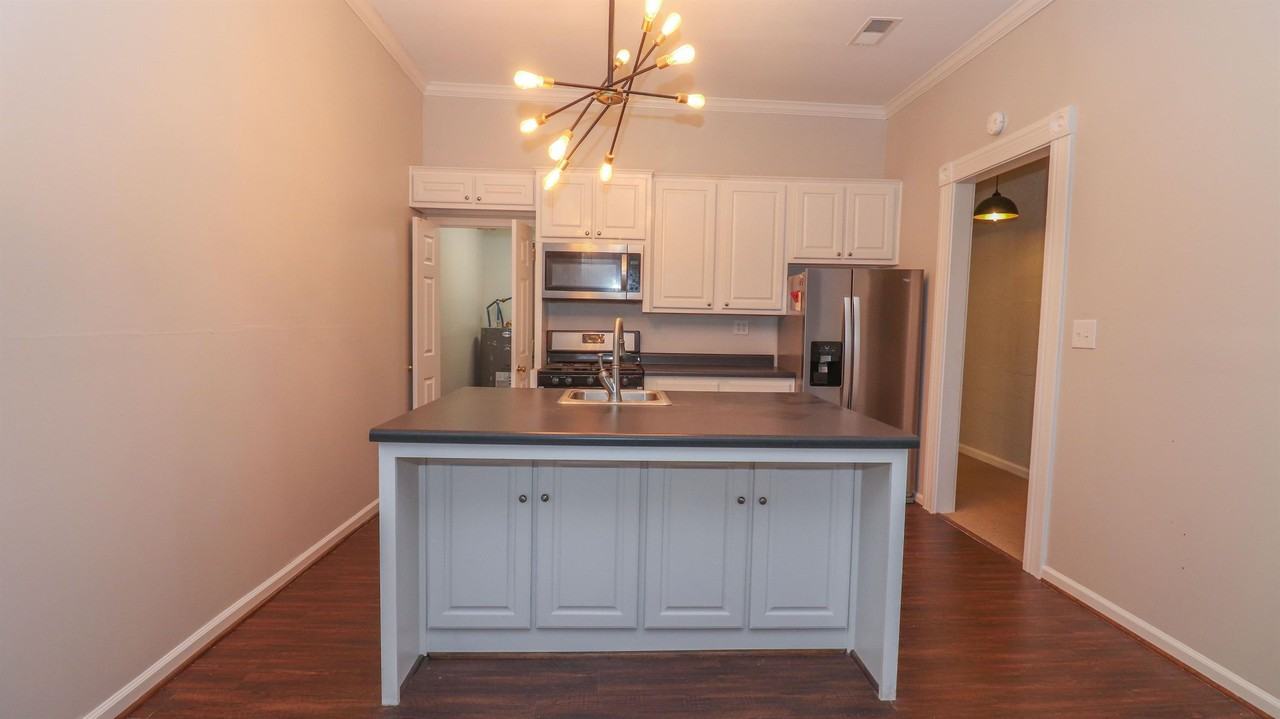 32 North Lafayette Avenue #1 - Photo 5 of 12