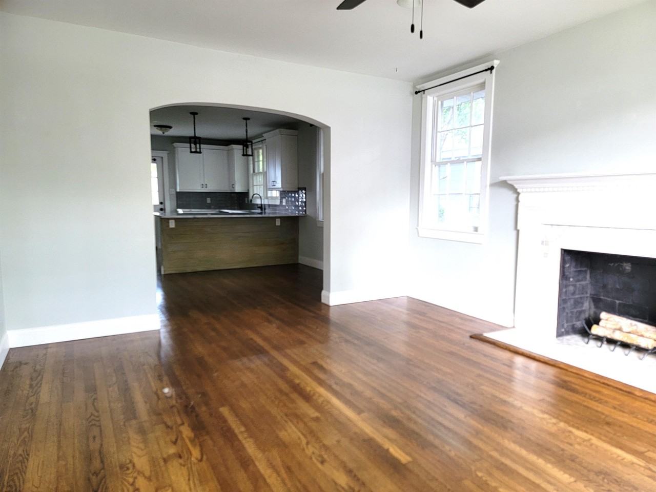 715 East 35th Street #1 - Photo 3 of 17