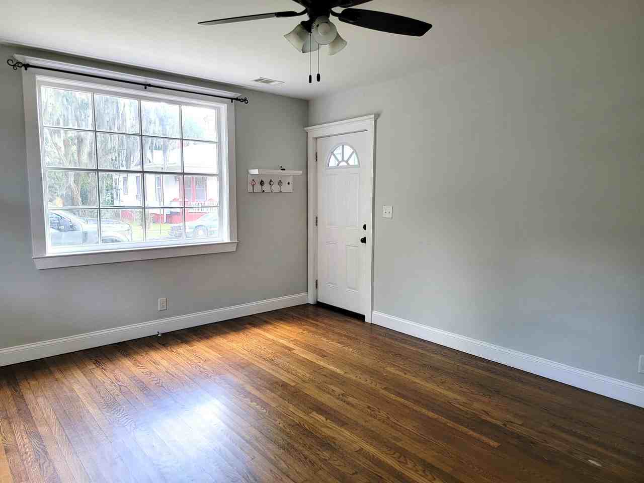 715 East 35th Street #1 - Photo 4 of 17