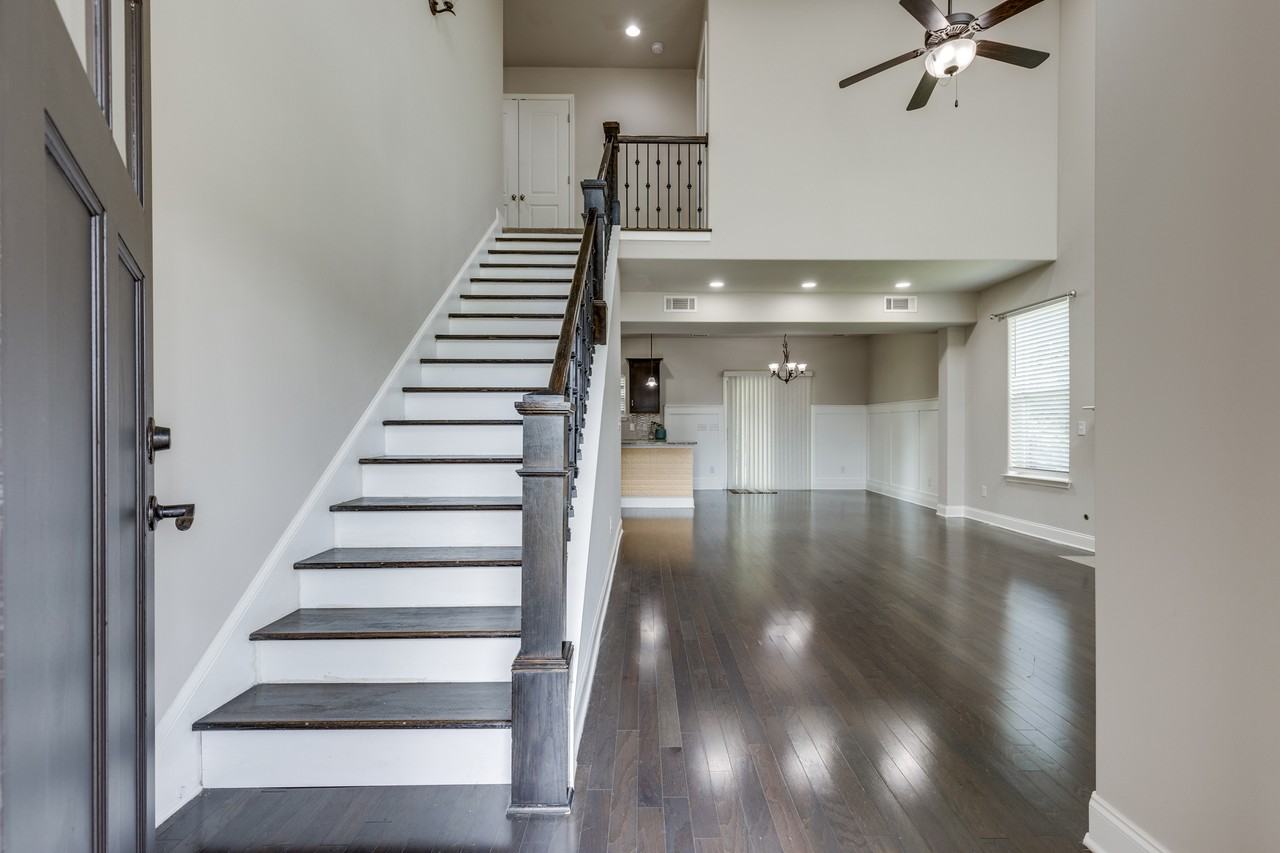 1061 Daniel Ln #1 - Photo 4 of 32