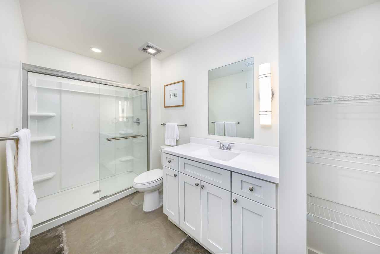 3130 Gillham Rd #303 - Photo 6 of 12