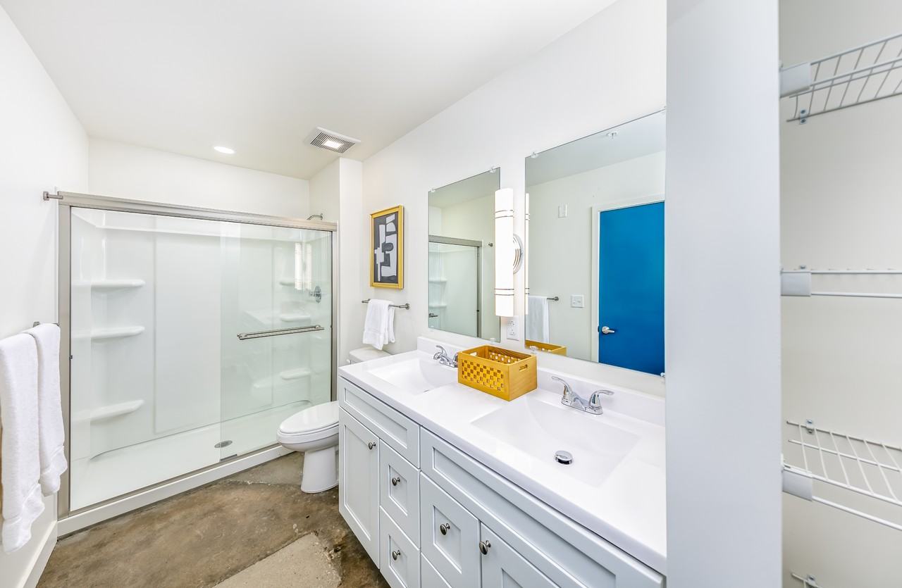 3130 Gillham Rd #303 - Photo 7 of 12