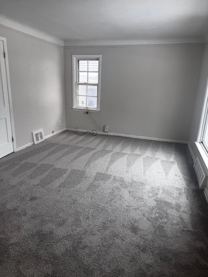 15401 Benhoff Drive - Photo 2 of 7