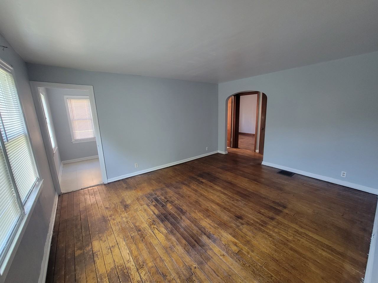 345 345 East Bruce Avenue - 34 Crescent St Johnson City LLC - 3 #3 - Photo 3 of 20