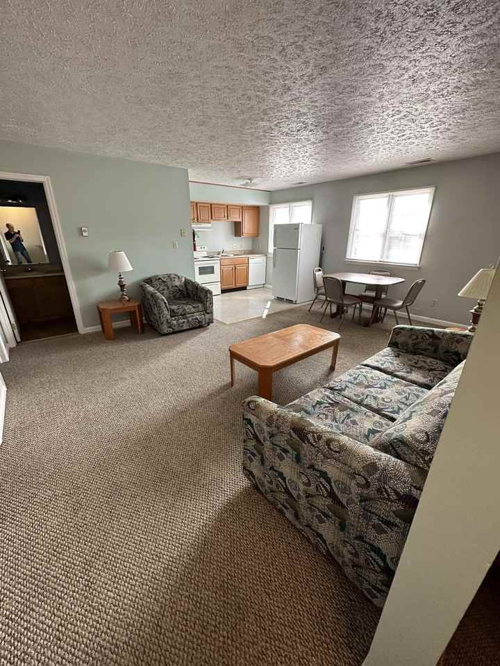 888 Wayne Ave #10 - Photo 2 of 12