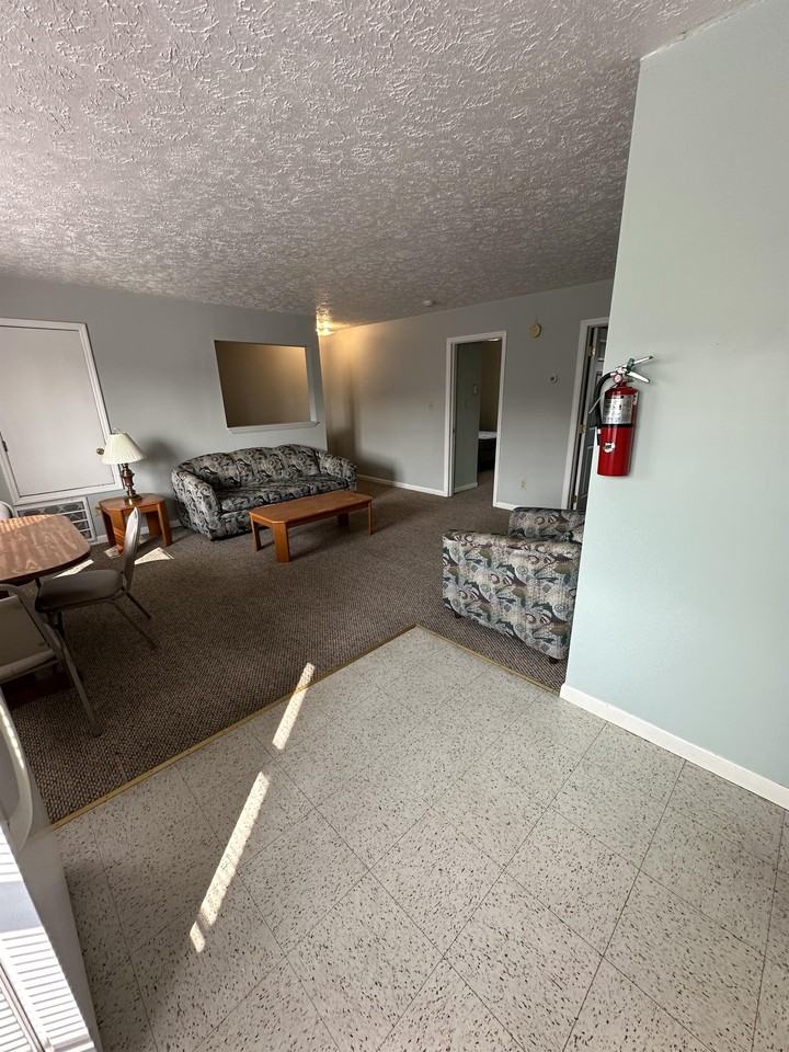 888 Wayne Ave #10 - Photo 4 of 12