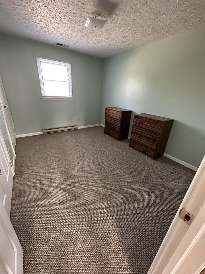 888 Wayne Ave #10 - Photo 6 of 12