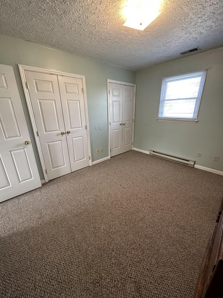 888 Wayne Ave #10 - Photo 7 of 12