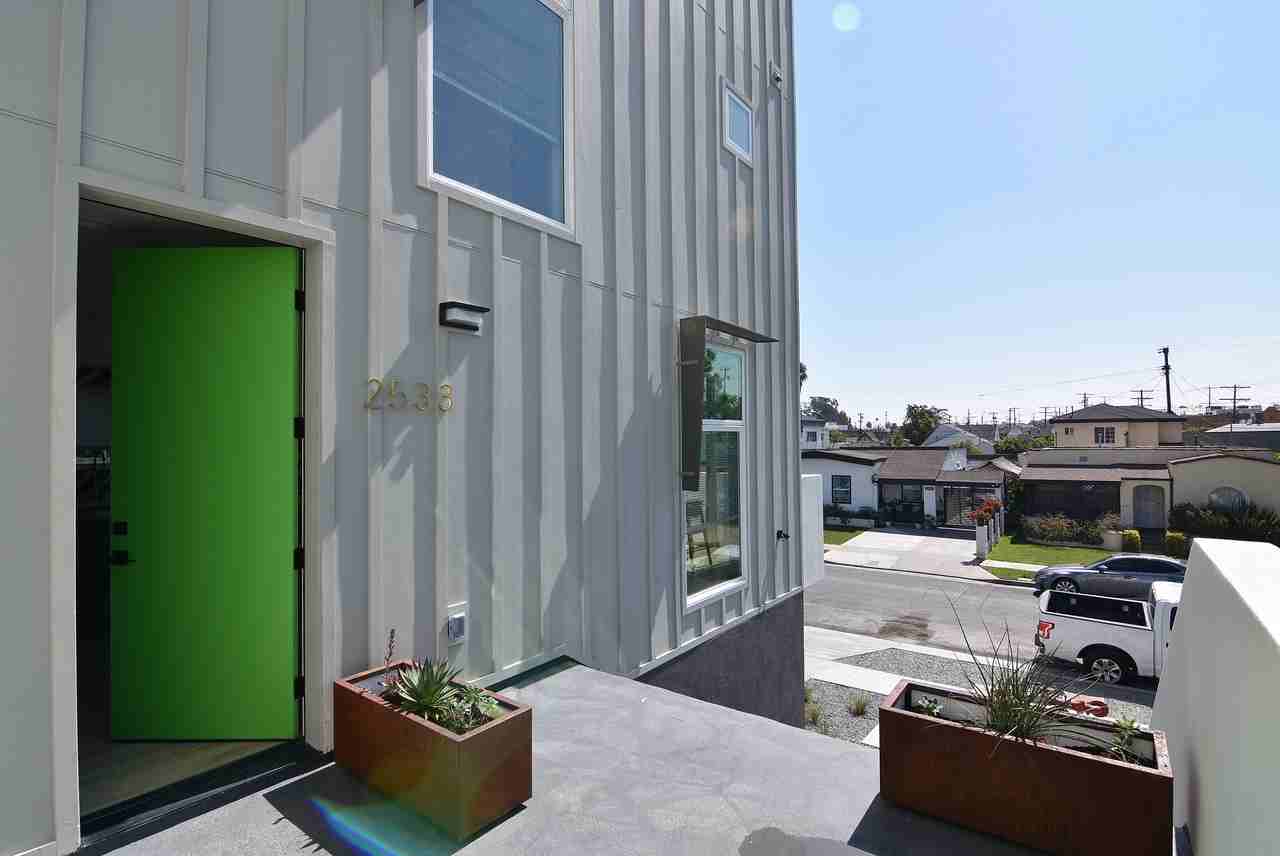 2533 S Curson Ave #3H - Photo 4 of 21