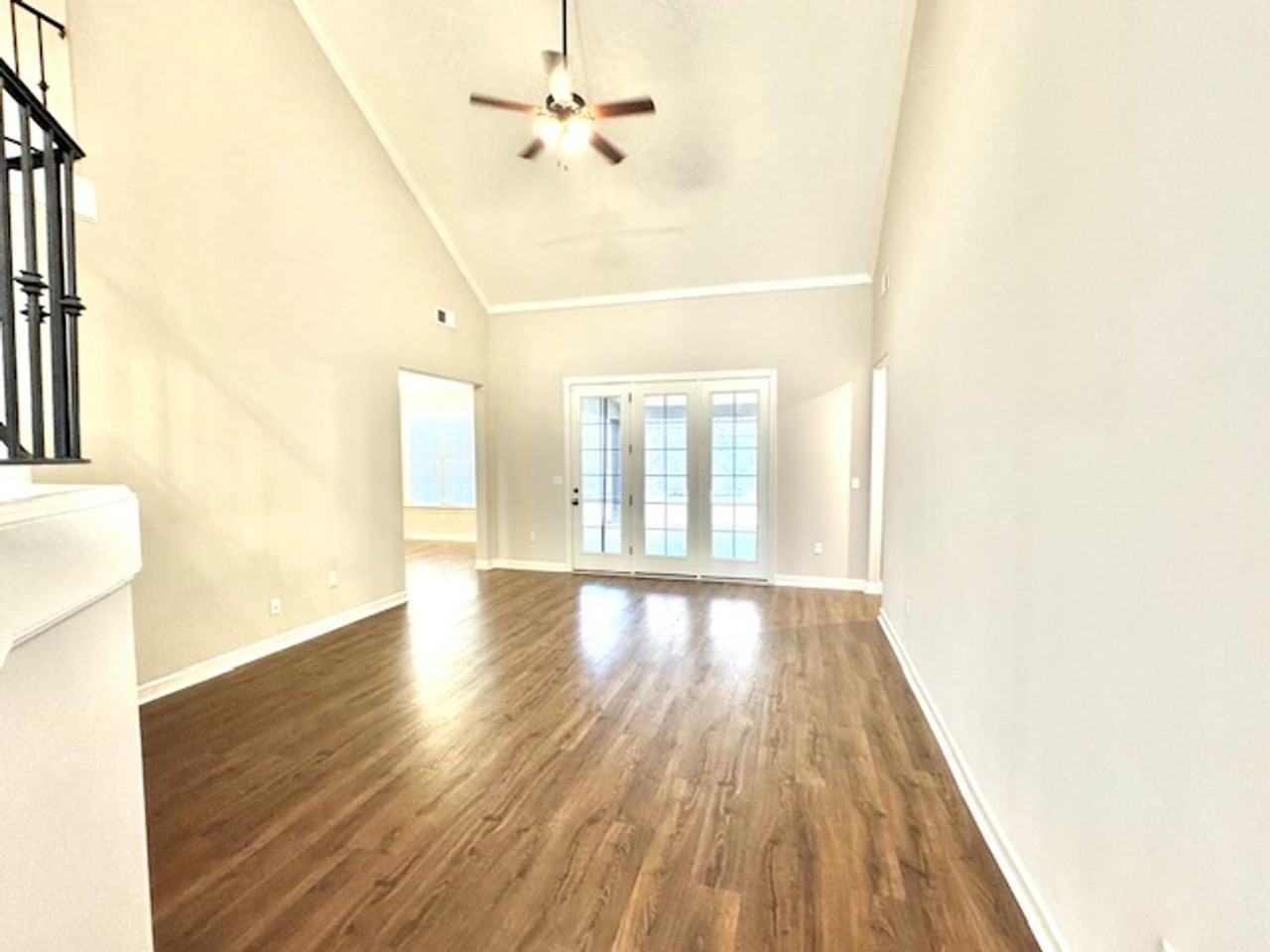 6668 Shenandoah Ln - Photo 3 of 21