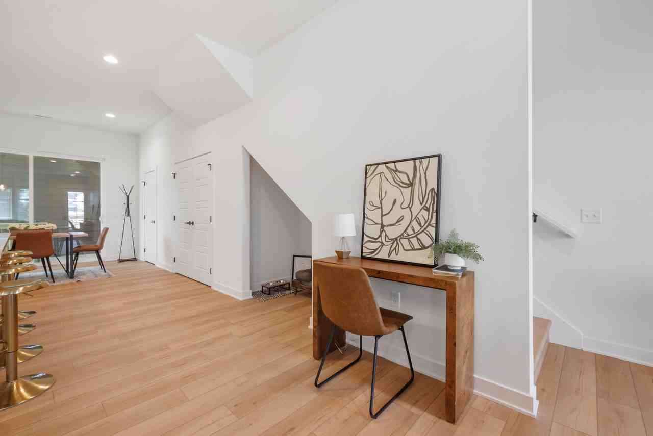 1104 Sw Des Moines St #1 - Photo 6 of 49