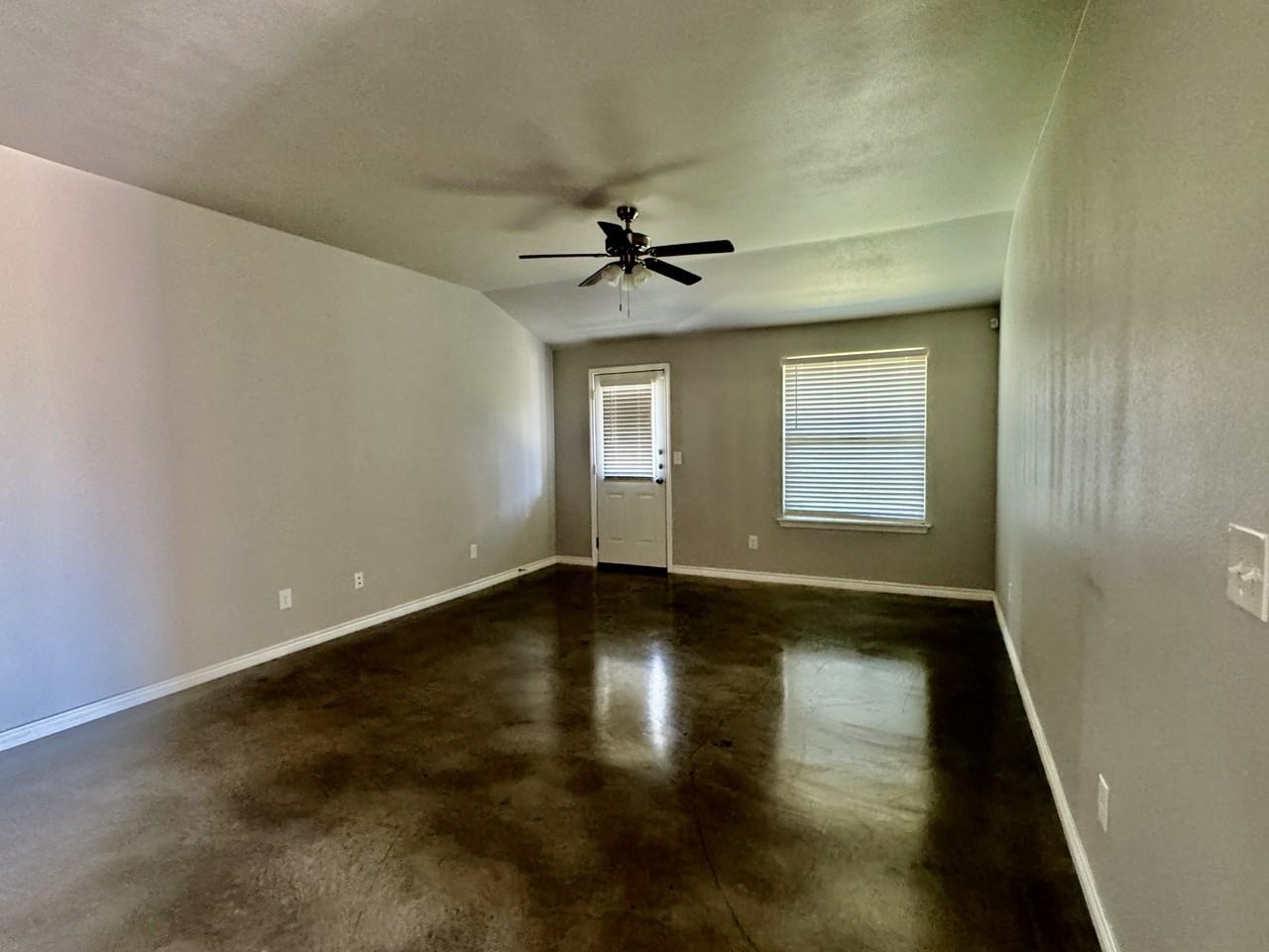 400 Lowes Boulevard #B - Photo 3 of 19