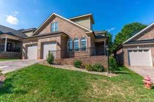 featured image of 1060 Governors Lane #1