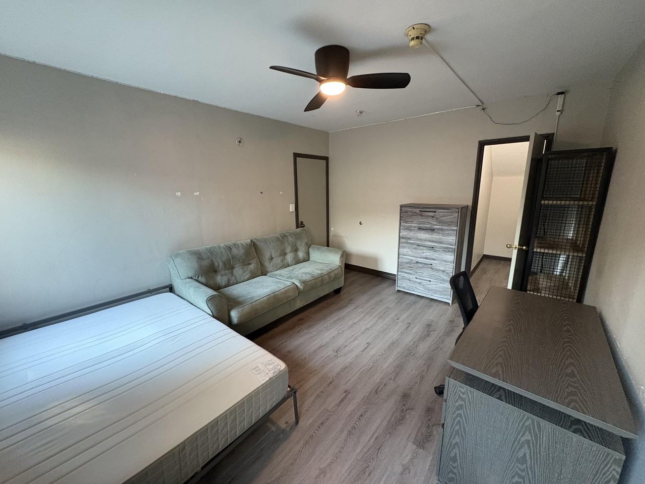 519 Landfair Avenue - Photo 4 of 25