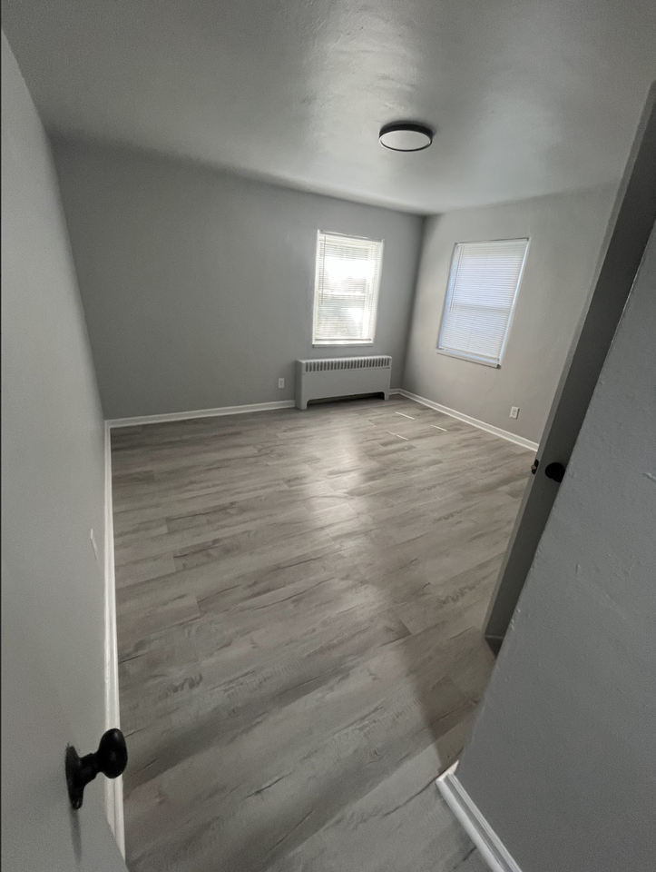 907 Wheatley Ave #4 - Photo 5 of 6