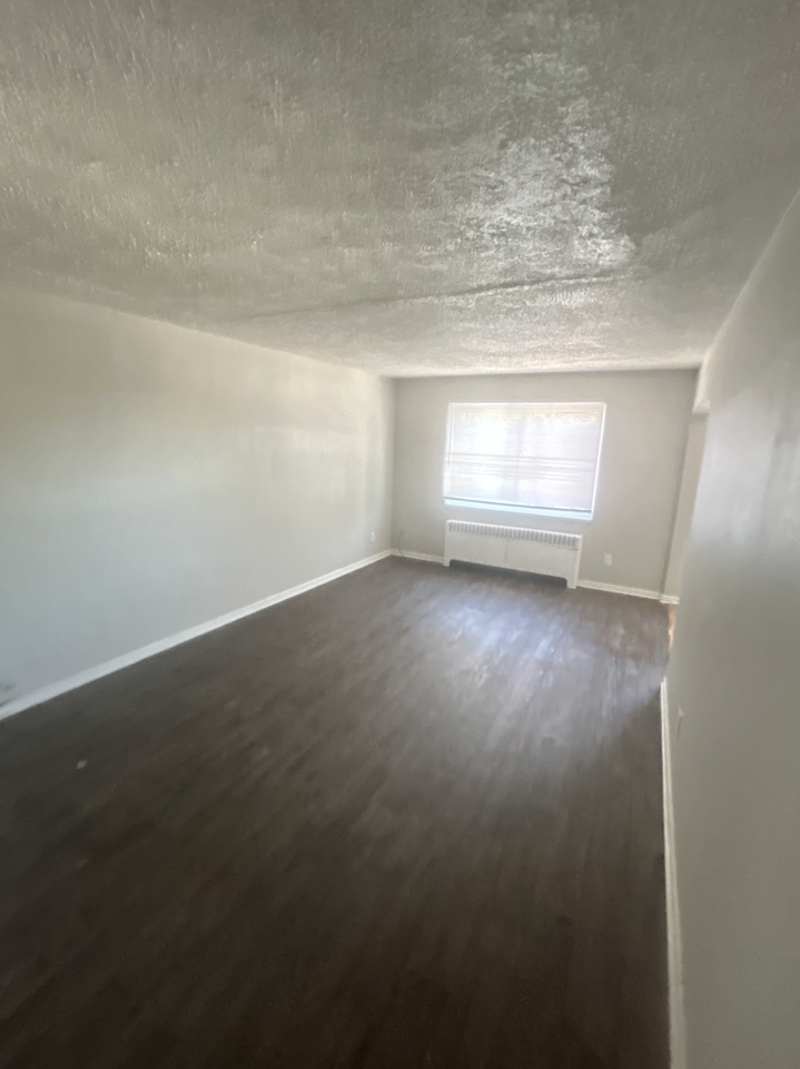 907 Wheatley Ave #10 - Photo 3 of 10