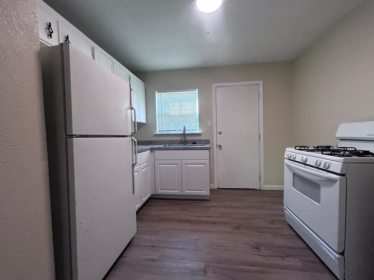1610 Stewart St #1610 - Photo 7 of 12