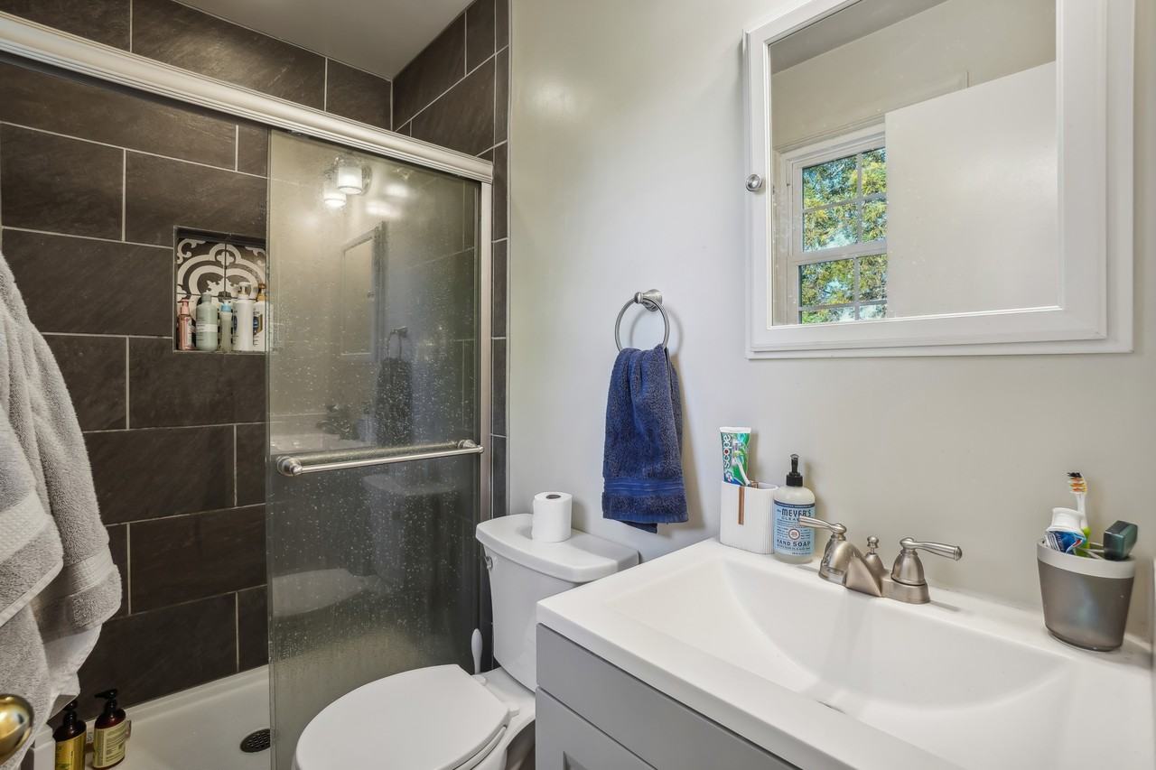 7404 Dartmouth Ave #1 - Photo 5 of 8