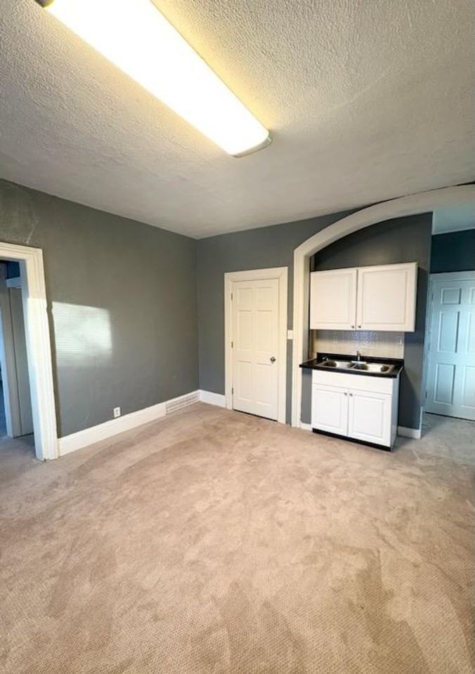 314 W. Wood - Photo 2 of 15