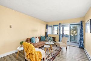 featured image of 925 1st Avenue North #1