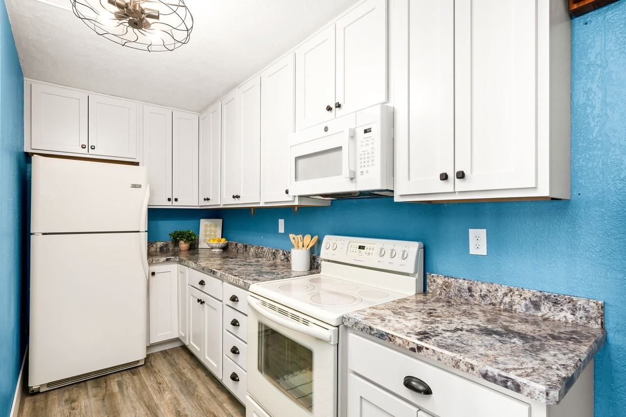 925 1st Avenue North #1 - Photo 5 of 34