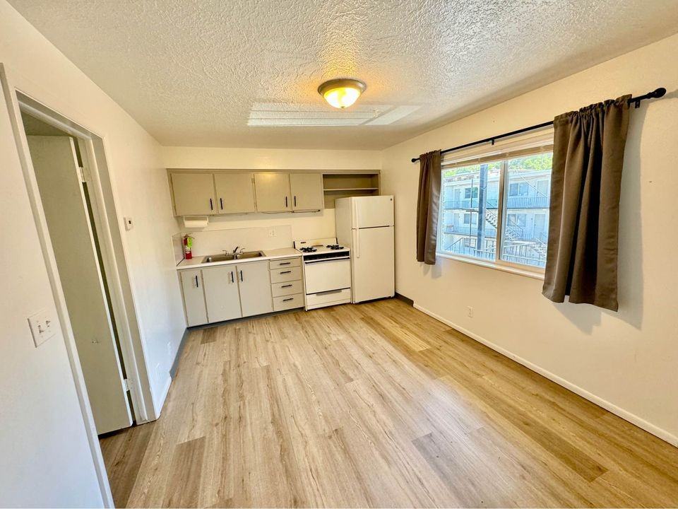 644 644 East 600 North-33 #33 - Photo 5 of 10