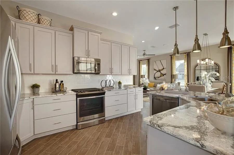 4552 Water Oak Terrace #1 - Photo 3 of 4