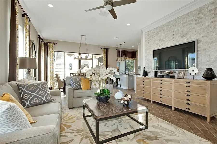 4552 Water Oak Terrace #1 - Photo 4 of 4